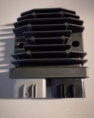Regolatore di tensione Yamaha FZ1