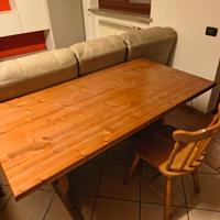 Tavolo cassapanca e 3 sedie stile tirolese