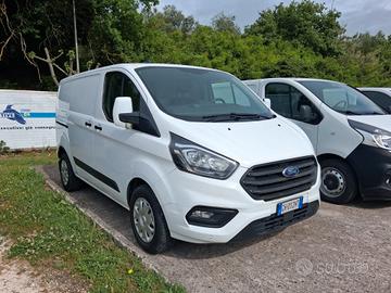 FORD TRANSIT CUSTOM PASSO CORTO - AUTOCARRO 3 POST