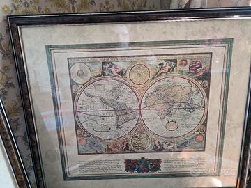 2 stampe con cornice planisfero