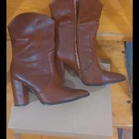 stivaletti a punta vintage con tacco