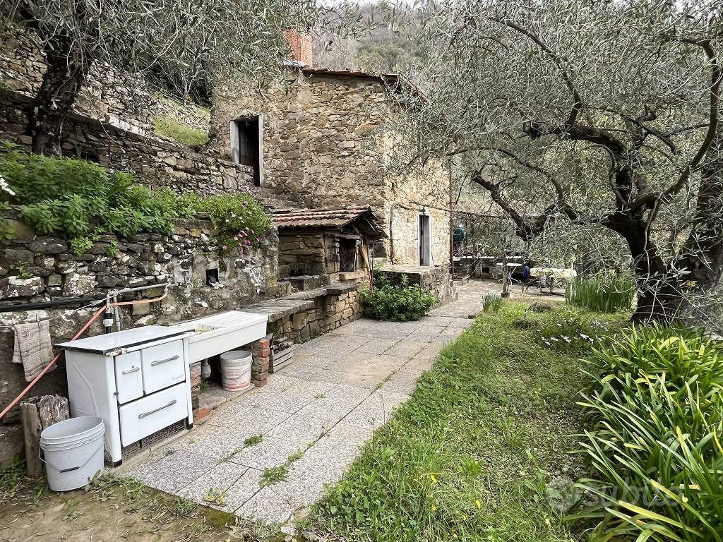 Rustico / Casale di 66 m² con 4 locali a Pigna - Altro