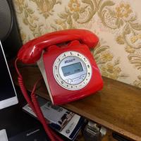 Telefono anni ‘70/‘80 rosso con tastiera