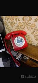 Telefono anni ‘70/‘80 rosso con tastiera