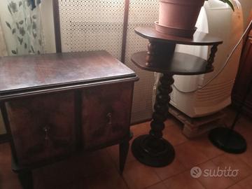 comodino e  piantana in legno 
