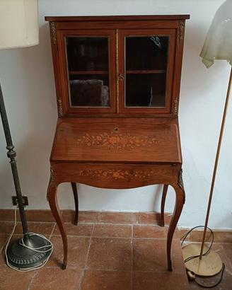 vetrinetta con ribaltina del 1800 francese