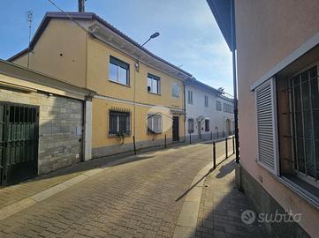 3 LOCALI A CARMAGNOLA