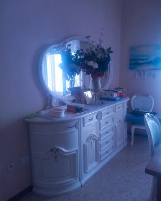 Chi gli interessa sala  con 6 sedie