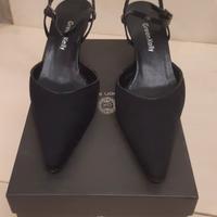 2 paia di scarpe e sandali