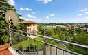 ampio-trilocale-panoramico-con-balcone-e-vista-ape