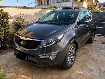 KIA SPORTAGE HIGH TECH