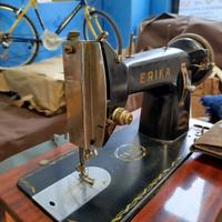 Macchina da cucire d'epoca