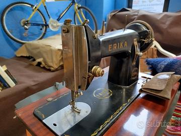 Macchina da cucire d'epoca
