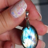 Ciondolo Labradorite blu multicolore