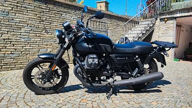 MOTO GUZZI V7 III STONE con accessori