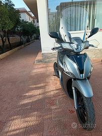 Kymco People 200i 