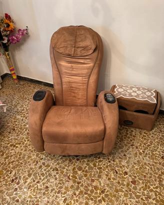 poltrona massaggiante con puff per pressoterapia