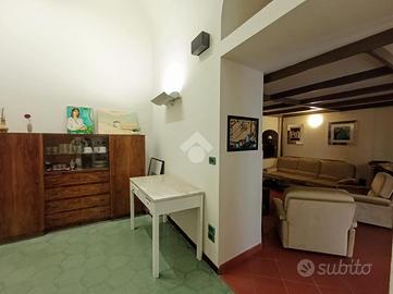 2 LOCALI A LUCERA