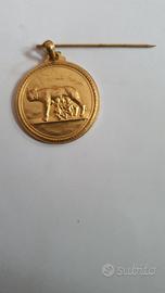 medaglia con simbolo della Lupa