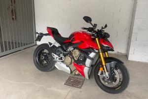 Streetfighter V 4 S - anno 2021 - soli 5800 km