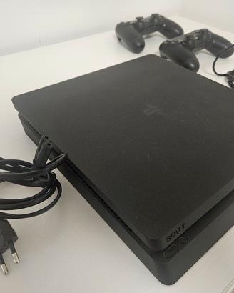 PS4 Slim 1TB + 2 Controller Originali + 3 Giochi 