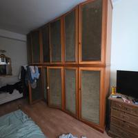 armadio 5 metri per 3 comodini e cassettiera