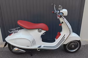 Vespa 946
