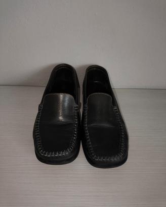 Eleganti mocassini neri in pelle