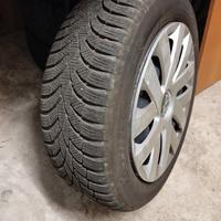  gomme e cerchi  185/60/15 invernali ottime 