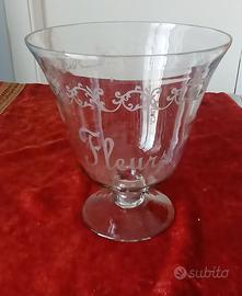 Vaso in cristallo decorato ideale come portabonbon