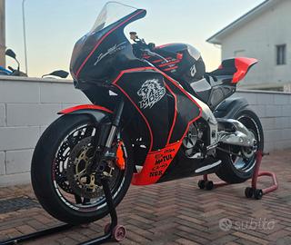 aprilia rsv1000