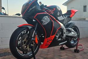 aprilia rsv1000