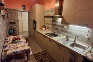 Appartam. agosto metro c alessandrino 400 euro