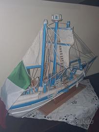 Barca fatta a mano