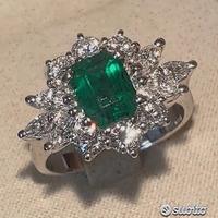 ANELLO ORO 18kt. CON DIAMANTI E SMERALDO ZAMBIA