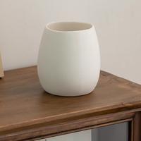 Vaso in ceramica bianca