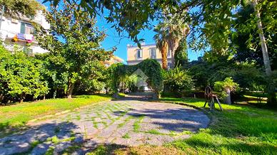 VILLA SINGOLA A PORTICI
