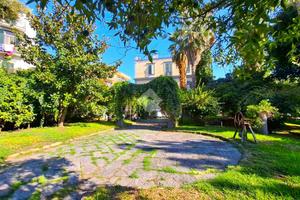 VILLA SINGOLA A PORTICI