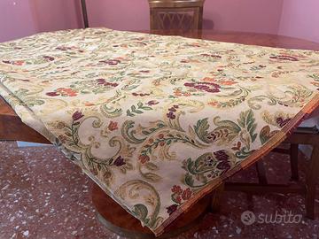 Stoffa pregiata da tappezzeria