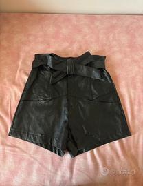 Pantaloncini in pelle