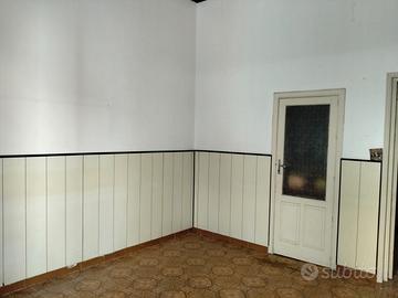 Casa indipendente al piano terra in zona centrale