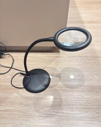 Lente d'ingrandimento ricaricabile 5X con luce