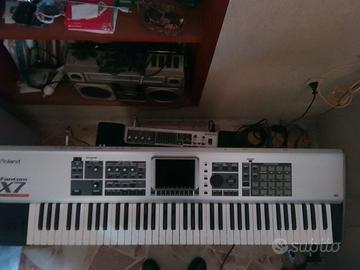 Tastiera musicale Roland