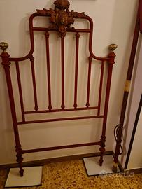 Letto antico in ferro battuto