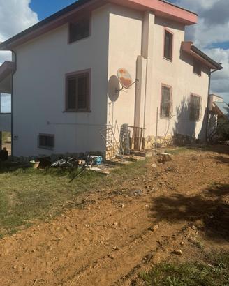 Donori: Ampia villa con due ettari di terreno