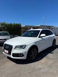 Audi Q5 2.0 TDI 150 CV clean diesel