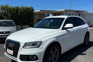 Audi Q5 2.0 TDI 150 CV clean diesel