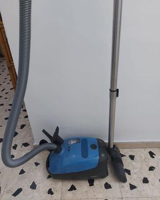 Aspirapolvere Miele C1 Robusto e funzionante 65€