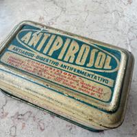 Antica scatola latta farmacia Antipirosol Torino