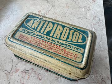Antica scatola latta farmacia Antipirosol Torino